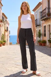 Women's Stripe Print Bootleg Trouser in Black Size: 20 - Black - Size: 20