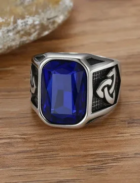 Pieza Anillo de acero inoxidable para hombre decorado con circonita cúbica vintage y personalizado para uso diario - Shein - FashionsVida