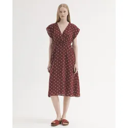 Vestido midi con estampado y escote de pico