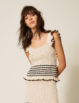 Pull avec rayures et volants
