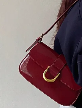 Pieza Bolso de mujer de cuero de poliuretano lacado, Bolso baguette burdeos, Bolso de chica Y2K, Bolso cuadrado mini lacado, Bolso mini simple, Bolso - Shein - FashionsVida