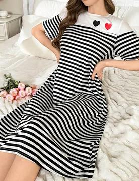 Camisón de mujer de manga corta con estampado de corazones a rayas - Shein - FashionsVida