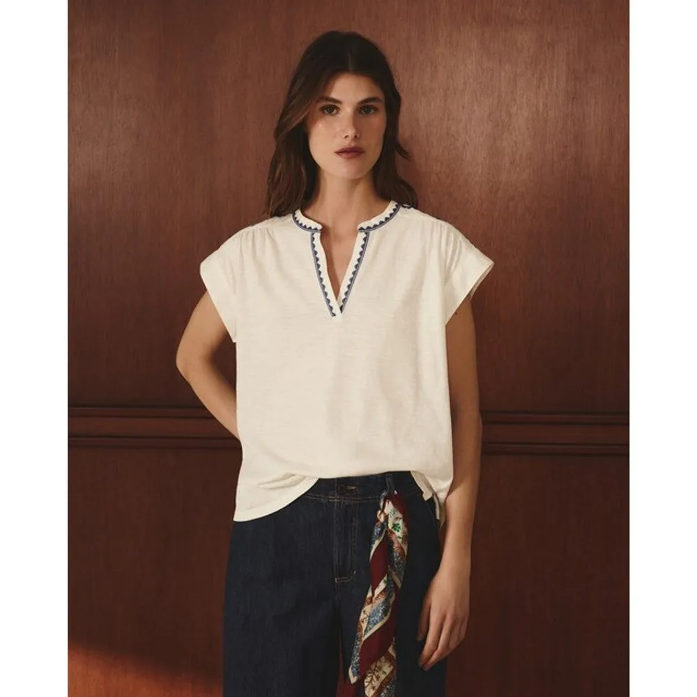 Camiseta de mujer con bordado - Lloyd's - FashionsVida