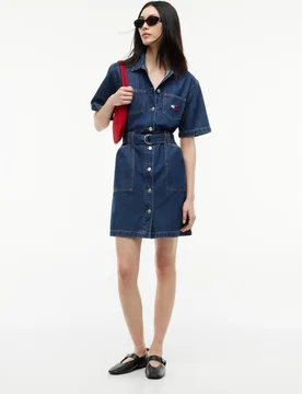 Vestido vaquero de mujer con cinturón y logo bordado - Tommy Jeans - FashionsVida