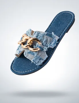 Nuevas sandalias planas cómodas para mujer, versátiles para exteriores, interiores, oficina, vacaciones, playa, con decoración de cadena metálica, - Shein - FashionsVida