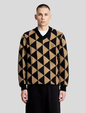 Men's Mohair Triangle V Neck Jumper in Black - Lyle & Scott - FashionsVida