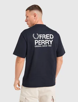 Relaxed Back Graphic T-Shirt - Herren, Blau - male - Size: M - Fred perry - FashionsVida