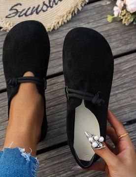 Mocasines planos versátiles para mujer con puntera redonda de serraje negro, bajo empeine, suela blanda y cómoda, uso casual para oficina. Zapatos n