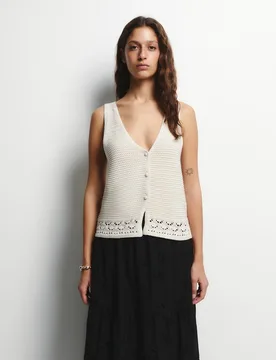Sfera - Chaleco calado botones - Sfera - FashionsVida