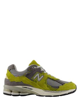 Men's 2002R Sneakers - Versatile Comfort Design