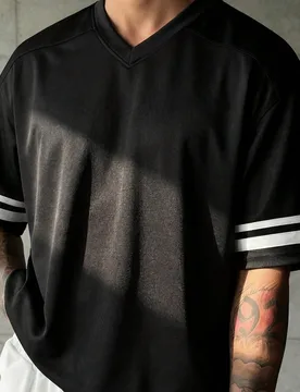 Camiseta de manga corta con cuello en V estilo vintage americano "City Boy" para hombres, cómoda y transpirable, de moda líder - Shein - FashionsVida