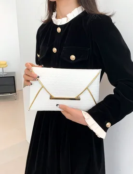 Pieza Cartera de embrague de sobre cuadrada de textura tejida de PU color liso para mujer, regalo de estilo minimalista, elegante - Shein - FashionsVida