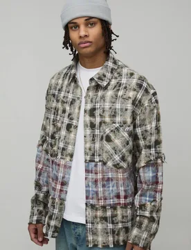 Herren Oversized Kastenförmiges Distressed Patchwork-Karohemd Green Größe Large - boohooMAN - FashionsVida