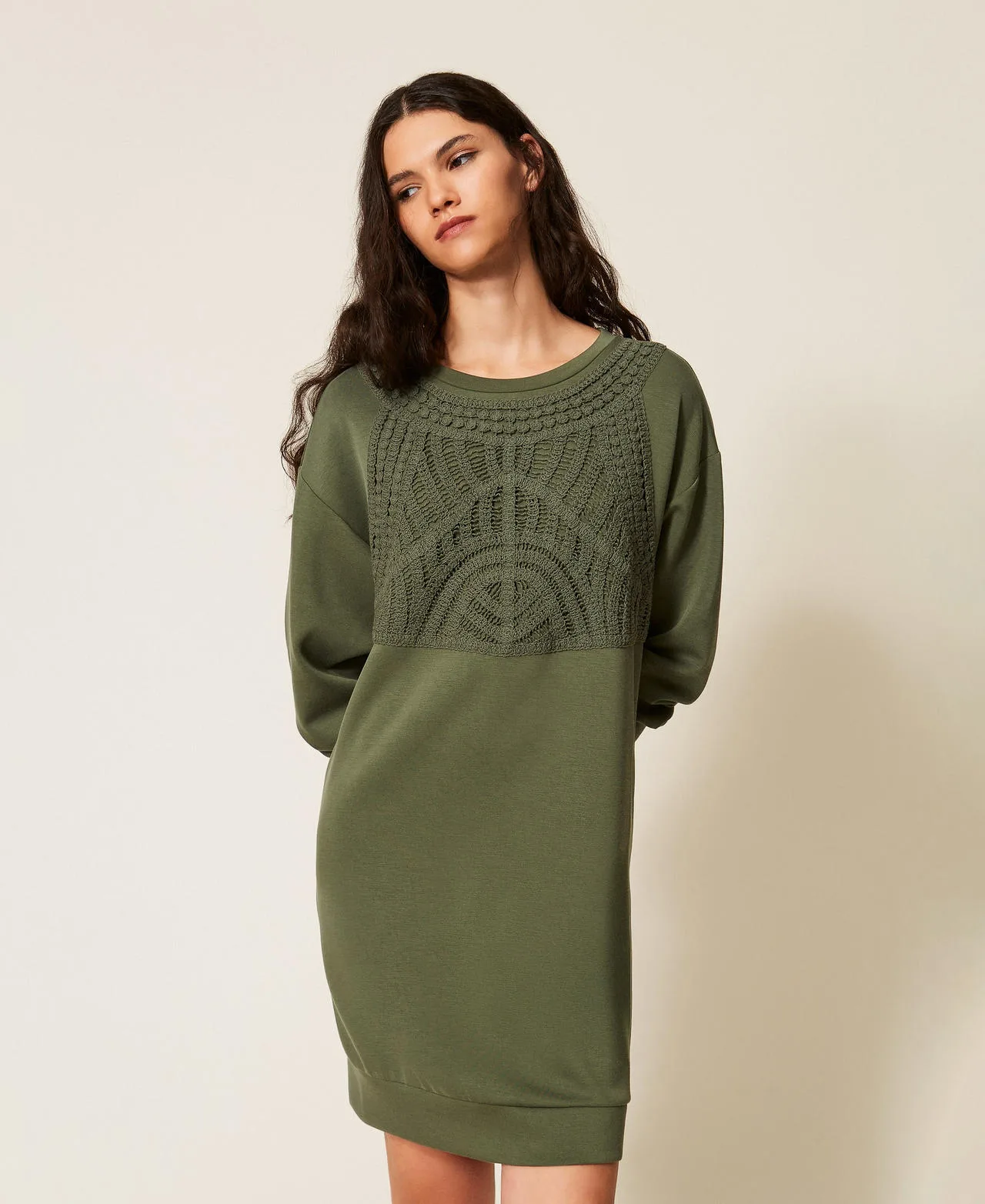 Robe courte en scuba avec crochet - TWINSET - FashionsVida