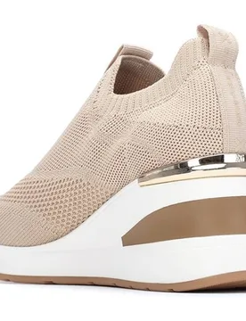 Zapatillas con cuña de mujer elásticas - XTI - FashionsVida