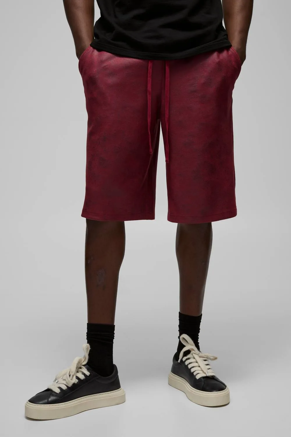 Herren Antique Wildleder-Optik Jorts mit elastischem Bund Red Größe Medium - boohooMAN - FashionsVida