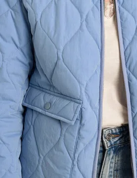 Chaqueta de mujer de manga larga en tejido acolchado - Molly Bracken - FashionsVida