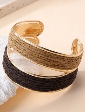 Pieza Pulsera brazalete de estilo bohemio tejida a mano original de dos tonos con diseño de brazalete abierto para mujeres, diseño de apertura cruza - Shein - FashionsVida