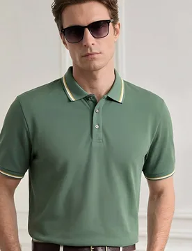 Camisa polo casual de manga corta con rayas para hombre, ideal para trayectos diarios - Shein - FashionsVida