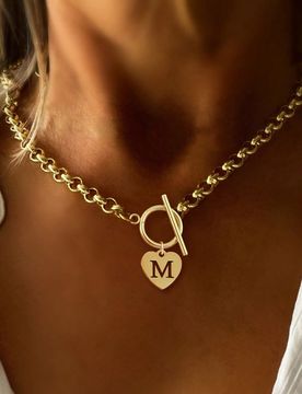 Pieza Nuevo collar de acero inoxidable dorado con colgante de inicial de corazón clásico y broche de palanca para mujeres