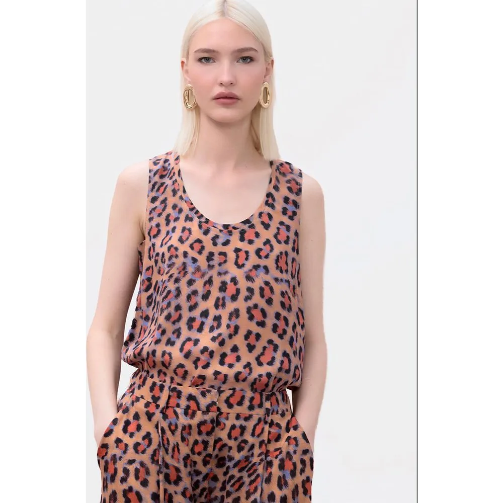 Top de mujer anima print con escote redondo - Lola Casademunt - FashionsVida