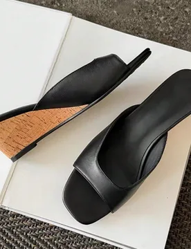 Sandalias tipo mule de cuña con espalda abierta de piel sintética para mujer, primavera/verano 2026 - Shein - FashionsVida