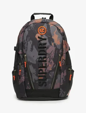 Superdry Damen Schwarz Tarp Rucksack mit Stickerei Logo Druck, Größe: Einheitsgröße - 94.99 - FashionsVida