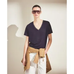 Camiseta cuello pico y manga corta con fantasía de mujer