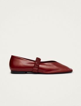 Women's Square Toe Flat with Ruched Front Strap & Visible Front Seam