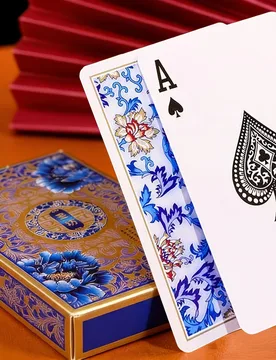 Pieza Cartas de juego premium de Kelantan, hechas de materiales de alta calidad, bellamente empaquetadas, adecuadas como regalos y accesorios de viaje - Shein - FashionsVida