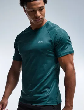 Men's Active Regular Fit Camo Raglan Performance Gym T-Shirt Dark Green Size Small Dark Green S - boohooMAN - FashionsVida