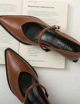 Primavera Nuevos zapatos planos de punta fina, zapatos versátiles de moda minimalista elegante para mujer, tacón bajo/medio, mocasines planos marron - Shein - FashionsVida