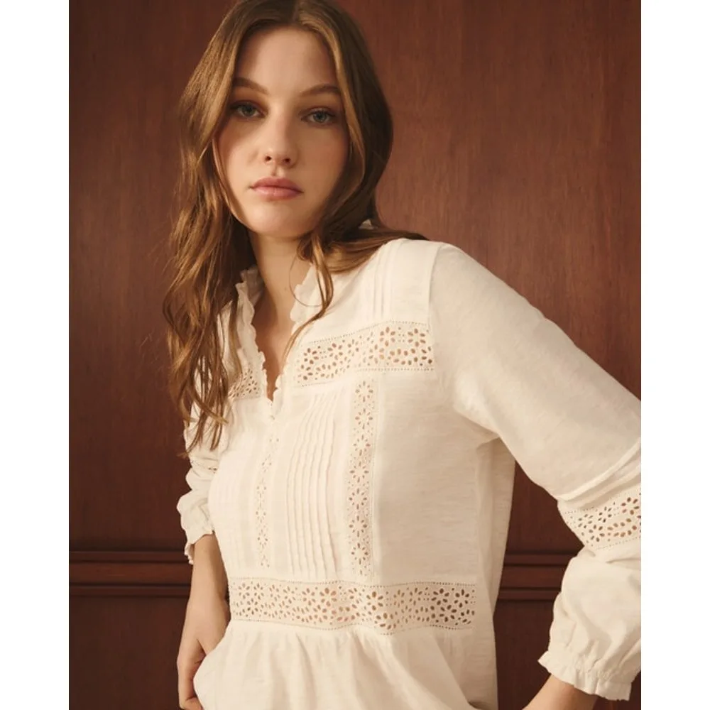 Camiseta de mujer encajes y botones - Lloyd's - FashionsVida