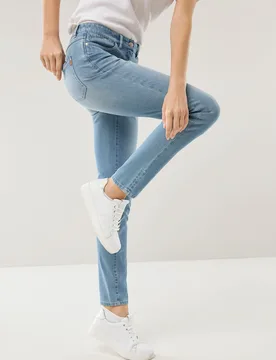 Bi-Stretch-Jeans Softtouch, Regular Fit#normale Größen#Kurzgrößen#Langgrößen, Farbe Blau, 21, längs- und querelastisch weich und leicht Damen - Walbusch - FashionsVida