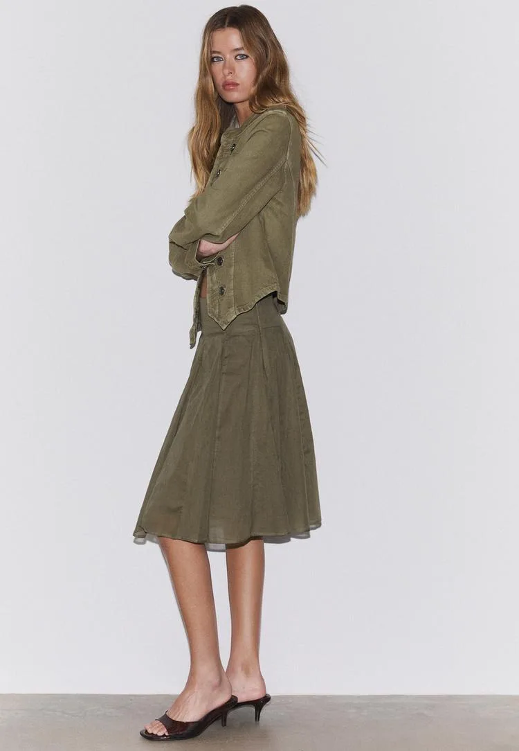 Midifaltenrock Khaki M - Stradivarius - FashionsVida