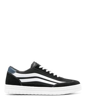 Sneaker stringate con righe a contrasto