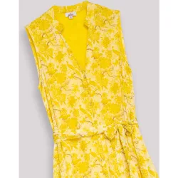 Vestido largo escalonado sin mangas con cinturón