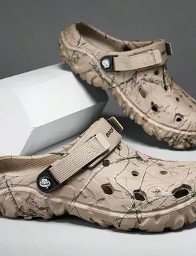 Par de zapatos ligeros y transpirables de malla para hombres, zuecos de jardín antideslizantes, sandalias/chanclas casuales para exteriores con suela - Shein - FashionsVida