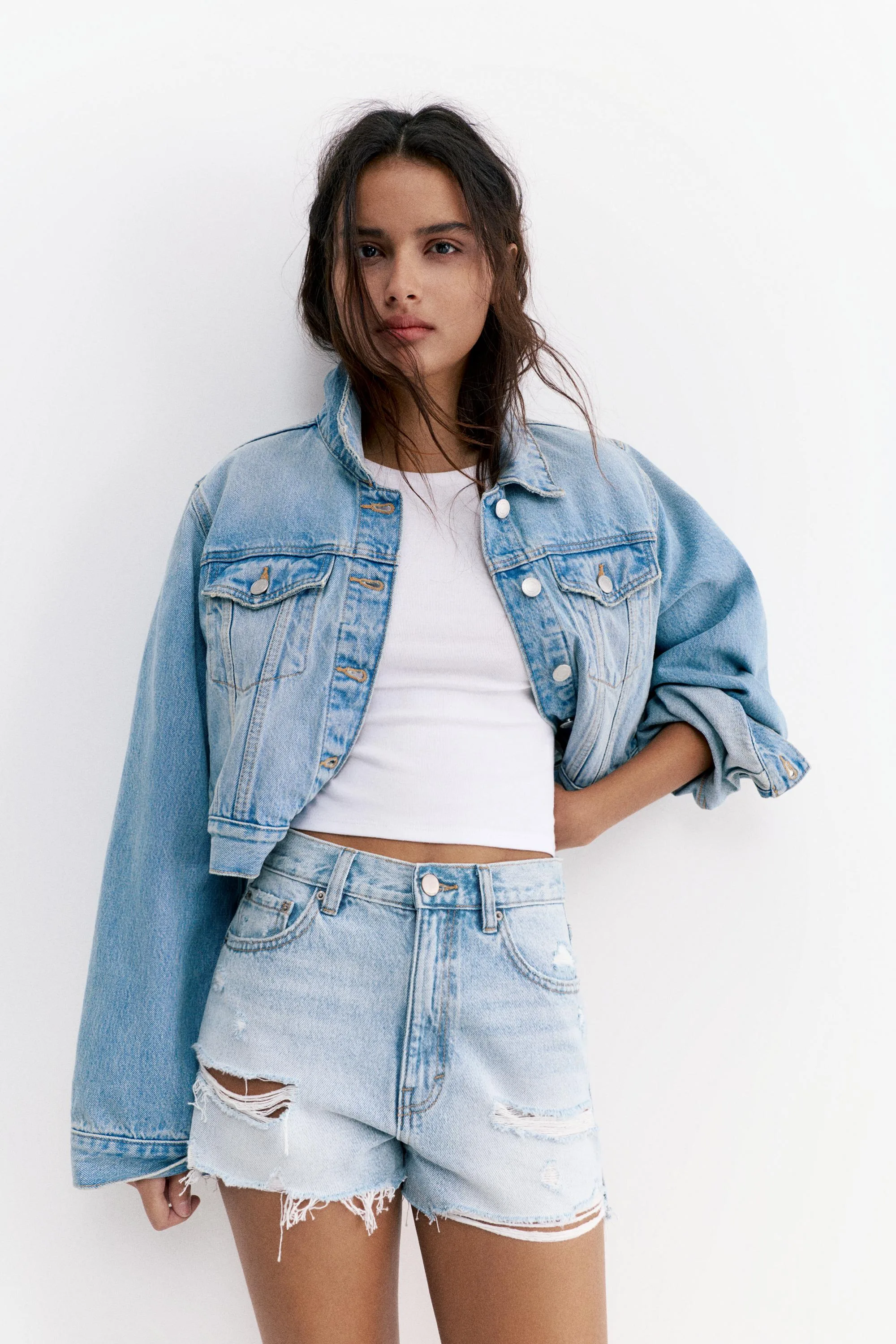 Denim Shorts With Frayed Hems (Size: ) - Pull&bear - FashionsVida