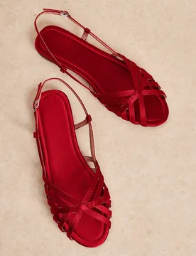 Sandalias de mujer para exterior con punta redonda, suela plana, diseño de correa cruzada simple y cómodo, estilo de hebilla diario, tacón expuesto - Shein - FashionsVida