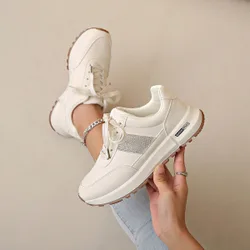 Nuevos tenis casuales para exteriores de suela gruesa con decoración de strass para mujeres, beige