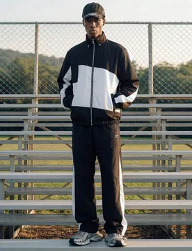 Conjunto de 2 piezas de chaqueta y pantalones de manga larga con diseño de empalme en blanco y negro para hombre, para actividades al aire libre, dep - Shein - FashionsVida