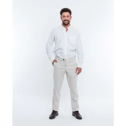 Chino de hombre regular en claro