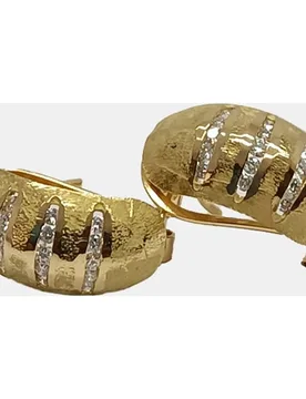 Pendientes de cierre omega de oro y diamantes - Romo Designs - FashionsVida