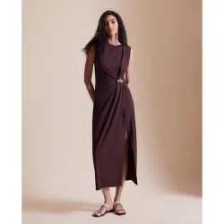 Vestido midi sin mangas con broche
