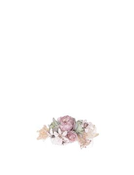 Amaya Spilla Con Fiori