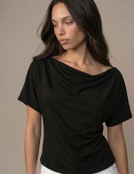 Blusa con viscosa e scollo asimmetrico - nero