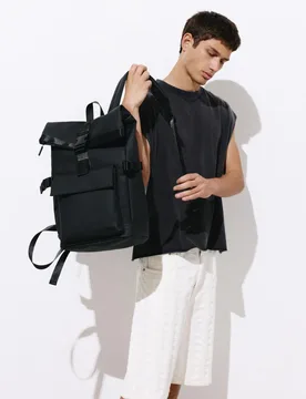 Rubberised Flap Backpack (Size: ) - Pull&bear - FashionsVida