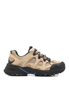 Sneakers stringate e nere