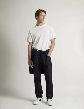 T-shirt bianca in jersey di cotone con logo stampato al petto - Woolrich - FashionsVida